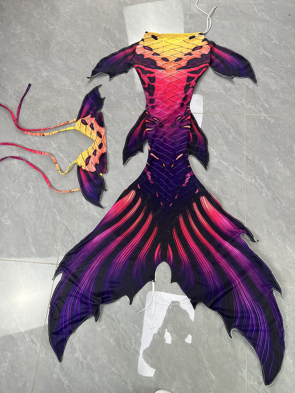 オリジナルカラー人魚の尾人魚の皮人魚の足ひれ水族館パフォーマ - Aquarium & Marine Museum のレビューと価格